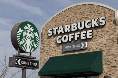 Lafayette - 12 Mart 2024 Starbucks Perakende Kahve Dükkanı. Her yıl Starbucks, Balkabağı Baharatlı Lattelerle Sonbaharı kutlar..