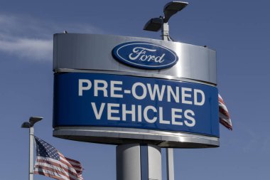 Greenwood - 16 Mart 2024: Ford Araç Sahipleri ikinci el araba satıcısı tarafından imzalanmış. Araç fiyatları artarken, Ford talebi karşılamak için kullanılmış ve kontörlü araba satıyor.