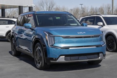 Indianapolis - 16 Mart 2024: Kia EV9 EV Elektrikli Araç Sergisi. Kia, Işık, Rüzgar ve Toprak modellerinde EV9 sunuyor. MY:2024