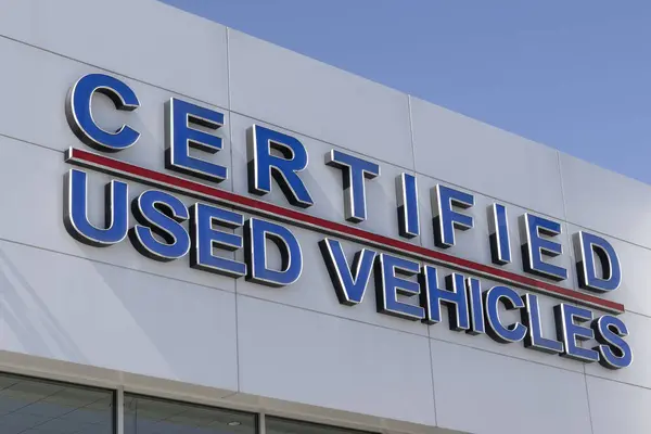 Certified Used Vehicles Banner Presso Una Concessionaria Auto Usate Internet — Foto Stock