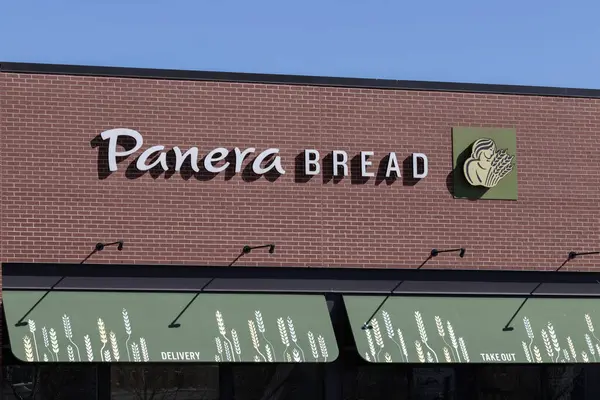 Chicago - 6 Nisan 2024 Panera Ekmek Fırını Kafe. Panera, ücretsiz WiFi sunan hızlı gelişigüzel restoranlar zinciri..