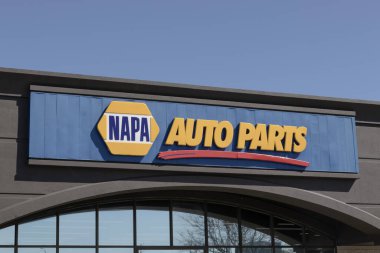 Indianapolis - 13 Nisan 2024 NAPA Oto Parça Mağazası. NAPA Oto Parçaları 'nın 6000' den fazla konumu ve NASCAR sponsoru var..