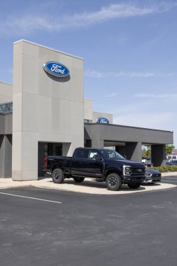 Zionsville - 14 Nisan 2024: Ford F-250 SRW 4X4 Ekip Taksisi Tremor. Ford ayrıca F250 'yi tek ya da çift tekerli arka tekerlek ve normal takside sunar. MY:2024