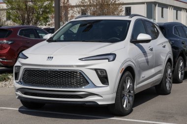 Carmel - 14 Nisan 2024: Buick Encore GX Avenir SUV sergisi. Buick, Tercihli, Spor Turu ve Avenir modellerini sunar. MY:2024