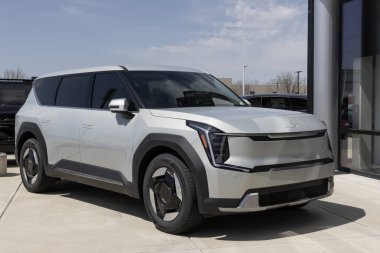 Indianapolis - 14 Nisan 2024: Kia EV9 Light EV Elektrikli Araç Sergisi. Kia ayrıca Rüzgar, Land ve GT-Line modellerinde EV9 sunmaktadır. MY:2024