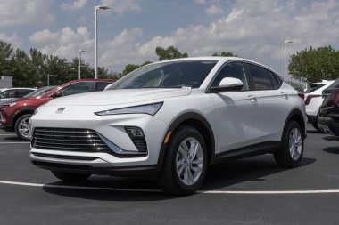 Kokomo - 2 Mayıs 2024: Buick Envista bir galeride sergilenmeyi tercih etti. Buick ayrıca Envista 'ya Sport Touring ve Avenir modelleri sunar. MY:2024