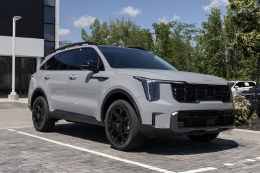 Indianapolis - 30 Mayıs 2024 Kia Sorento X-Line EX sergisi. Kia Sorento 'yu LX, S, EX ve X-Line modellerinde sunar. MY:2024