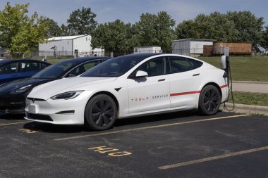 Moraine - 31 Mayıs 2024: Tesla EV elektrikli mobil servis arabası. Mobil Servis randevuları Tesla uygulamasından ayarlanmıştır.