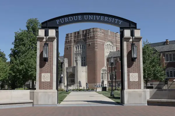 Batı Lafayette - 11 Haziran 2024: Purdue Üniversitesi Anma ve Karşılama Merkezi. Purdue, atletizm takımlarının Boilermakers olduğu bir üniversite..