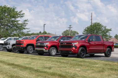 Avon - 16 Haziran 2024 Chevrolet Silverado 1500 ve 2500. Chevy, Silverado 1500 ve 2500 'e benzin ve turbo dizel motorlar sunuyor..