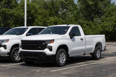 Plainfield - 16 Haziran 2024 Chevrolet Silverado 1500 Normal Taksi 2WD sergisi. Chevy, 310HP 2.7L Turbomax motorlu Silverado 1500 'ü sunar. MY:2024