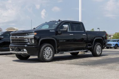 Plainfield - 16 Haziran 2024: kullanılmış Chevrolet Silverado 2500. Fiyatlandırma endişesiyle, Chevy talebi karşılamak için kullanılmış kamyonlar satıyor. Benim: 2020