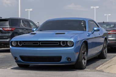 Plainfield - 16 Haziran 2024 Dodge Challenger sergisi. Fiyatlandırma endişeleriyle, Dodge talebi karşılamak için kullanılmış araçları alıp satıyor. Benim: 2015