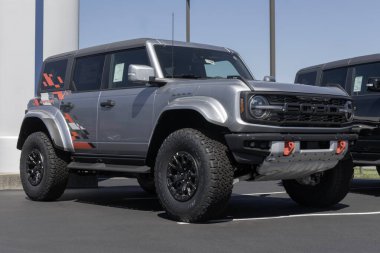 Merrillville - 27 Haziran 2024: Ford Bronco Raptor 4X4 ekran. Ford, Bronco Raptor 'a 3.0L Turboboost Ecoboost V6 motor sunuyor. MY:2024