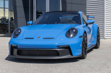 Indianapolis - 30 Haziran 2024: Porsche 911 GT3 bir galeride sergileniyor. Porsche 911 GT3 'ü 502HP 4.0L düz 6 silindirli motorla sunuyor. Benim: 2022