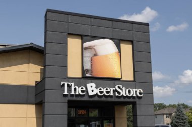 Windsor, ONT - 12 Temmuz 2024: Bira Mağazası perakende satış yeri. Bira Dükkanı Brewer Tarafsızlığı uygular, çünkü hiçbir Brewer ayrıcalıklı muamele görmez..