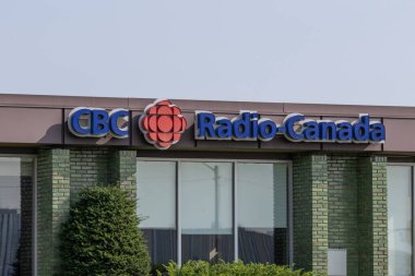 Windsor, ONT - 12 Temmuz 2024: CBC Radio Canada ofisleri ve vericisi. CBC Radio, Kanada 'da yayın yapan radyo kanalı..