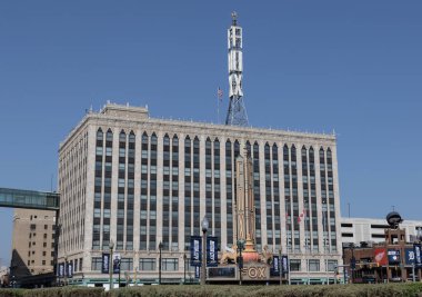 Detroit - 13 Temmuz 2024: Fox Tiyatrosu Detroit şehir merkezinde. Fox Tiyatrosu, Fox Sinema Salonu 'na ait bir sahne sanatları merkezidir..