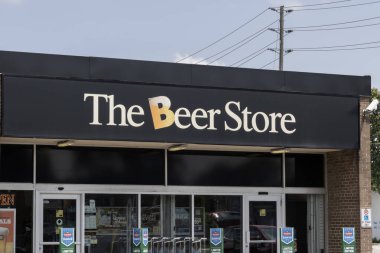 Windsor, ONT - 12 Temmuz 2024: Bira Mağazası perakende satış yeri. Bira Dükkanı Brewer Tarafsızlığı uygular, çünkü hiçbir Brewer ayrıcalıklı muamele görmez..