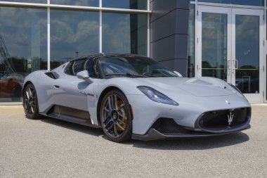 Indianapolis - 4 Ağustos 2024: Maserati MC20 spor araba sergisi. Maserati, MC20 'ye 621HP Twin Turboşarjlı 3.0L V6 motor teklif ediyor. Benim: 2023