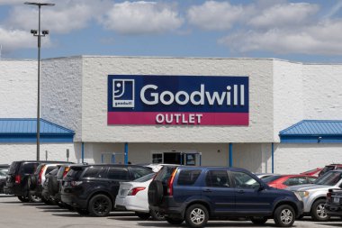 Indianapolis - 11 Ağustos 2024: Goodwill Outlet Mağazası. İyi niyet, iş arayanlara olanak sağlayan hizmetler sunar.