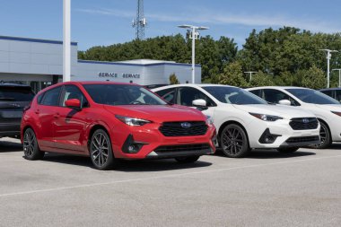 Lafayette - 10 Ağustos 2024: Subaru Impreza Spor. Subaru, Impreza 'ya 2.0L 4 silindirli BOXER motoru sunuyor. MY:2024