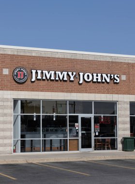 Niles, 22 Ağustos 2024, Jimmy John 'un Gurme Sandviç Restoranı. Jimmy John 's hızlı teslimatlarıyla ünlüdür..