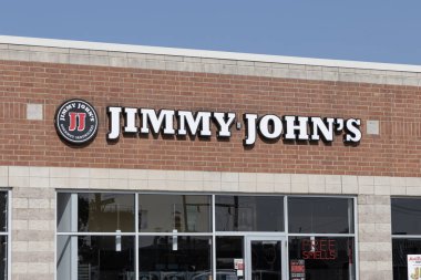 Niles, 22 Ağustos 2024, Jimmy John 'un Gurme Sandviç Restoranı. Jimmy John 's hızlı teslimatlarıyla ünlüdür..