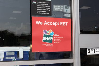 Chicago - 22 Ağustos 2024 SNAP ve EBT imzası kabul edildi. SNAP ve Gıda Pulları, dezavantajlı ailelerin bütçelerine yardımcı olmak için yardım sağlıyor.