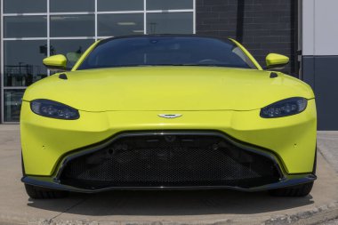 Indianapolis - 12 Eylül 2024: Aston Martin Vantage sergisi. Aston Martin, Vantage 'a 503HP 4.0L çift turboşarjlı V8 motorlu bir Vantage sunuyor. Benim: 2020