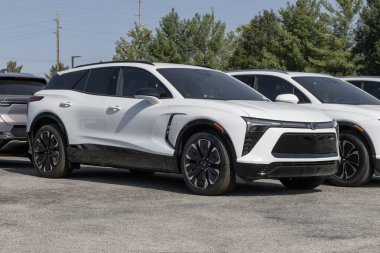 Avon - 15 Eylül 2024: Chevrolet Blazer EV RS Electric SUV ekran. Chevy Blazer EV 'ye tam şarjlı 324 mil teklif ediyor. MY:2024