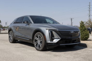 Balıkçılar - 6 Ekim 2024: Cadillac LYRIQ Lüks 3 Elektrikli Araç Sergisi. Cadillac, LYRIQ Luxury 'ye 314 mil uzunluğunda bir sürüş alanı sunuyor. MY:2024