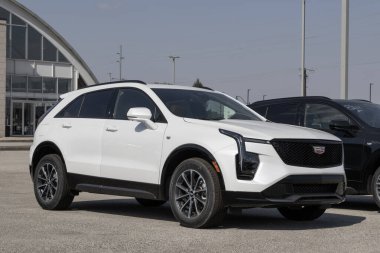 Balıkçılar - 6 Ekim 2024: Cadillac XT4 Spor SUV sergisi. Cadillac XT4 'e 235HP 2.0L Twin-Scroll Turboşarjlı 4 silindirli motor sunar. MY:2025
