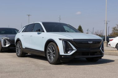 Balıkçılar - 6 Ekim 2024: Cadillac LYRIQ Spor 1 Elektrikli Araç Sergisi. Cadillac, LYRIQ Sport 'a 314 mil uzunluğunda bir golf sahası sunuyor. MY:2024