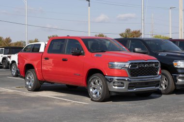 NoBlesville - 6 Ekim 2024: 1500 Big Horn Ekibi Taksisi 4X4 sergisi. Ram 3.0L 6 silindirli Twin-Turbo Hurricane motorlu 1500 'ü sunuyor. MY:2025