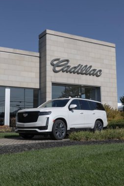 Kuzey Olmsted - 18 Ekim 2024: Cadillac Escalade Sport Platinum sergisi. Cadillac Escalade 'e 420HP 6.2L V8 motor teklif ediyor. MY:2024