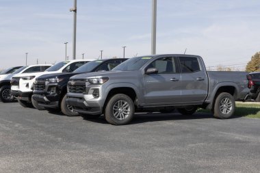 Indianapolis - 30 Ekim 2024 Chevrolet Colorado kamyonet sergisi. Chevy, Colorado 'ya LS, ZR2 ve LT modelleri sunar..