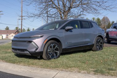 Avon - 8 Aralık 2024 Chevrolet Equinox 2LT EV Electric SUV. Chevy, Equinox EV 'ye tam şarjlı 319 mil menzili teklif ediyor. MY:2024