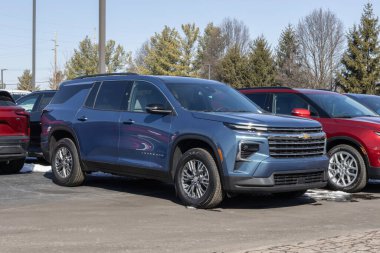 Avon - 23 Şubat 2025 Chevrolet Traverse LT SUV ekran. Chevy, Traverse 'e 2.5L Turboşarjlı 4 silindirli motor sunar. MY:2025