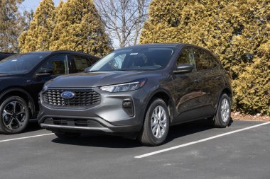 Zionsville - 2 Mart 2025 Ford Firar FWD sergisi. Ford, Escape 'e 1.5L Ecoboost motoru sunuyor. MY:2025