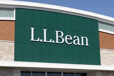 Indianapolis - 2 Mart 2025, L.L. Fasulye giysisi, dış giyim ve perakende satış mağazası. LL Bean% 100 tatmin garantisi veriyor.