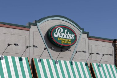 Anderson - 18 Mart 2025: Perkins Restoran ve Fırın. Perkins kahvaltı, ev yemeği ve fırın ürünleri sunar..
