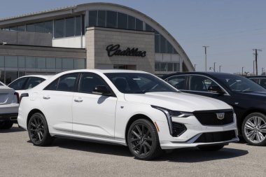 Balıkçılar - 12 Nisan 2025: Cadillac CT4 Spor Sergisi. Cadillac CT4 'e 2.0L Turboşarjlı 4 silindirli motor sunuyor. MY:2024