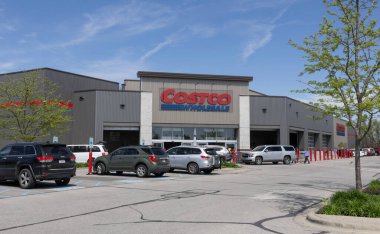 Indianapolis - 27 Nisan 2025: Toptan satış yeri. Costco toptancısı multi milyar dolarlık bir üyelik perakendecisi..