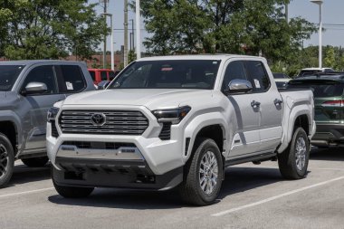 Avon - 18 Mayıs 2025: Toyota Tacoma Limited 4X4 Doublecab ekran. Toyota, I-ForCE 2.4L Turbo 4 silindirli motorla Tacoma 'yı sunar. MY:2025