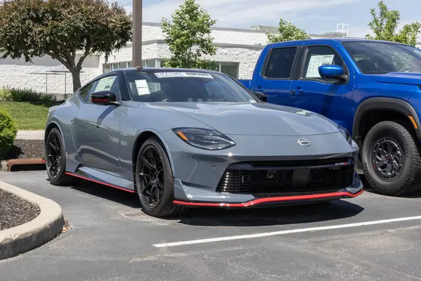 Indianapolis - 26 Mayıs 2025 Nissan Z NISMO spor araba sergisi. Nissan Z NISMO 'ya 420HP Twin-Turbo V6 motoru sunuyor. MY:2024