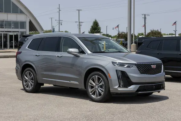 Balıkçılar - 1 Haziran 2025: Cadillac XT6 Premium Lüks AWD SUV bir galeride. Cadillac XT6 'ya 3.6L Doğrudan Enjeksiyon V6 motoru sunar. MY:2025