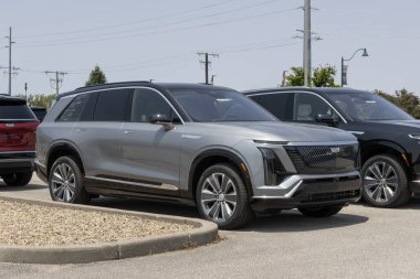 Balıkçılar - 1 Haziran 2025: Cadillac VISTIQ 3-Row Electric SUV sergisi. Cadillac, VİSTIQ 'ya 306 mil uzunluğunda bir atış alanı sunuyor. MY:2026