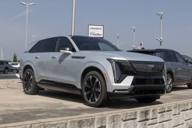 Muncie - 22 Temmuz 2025: Cadillac Escalade IQ Spor Spor Elektrikli SUV sergisi. Cadillac Escalade IQ 'ya 460 mil uzunluğunda bir atış alanı sunuyor. MY:2025