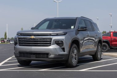 Muncie - 22 Temmuz 2025 Chevrolet Traverse LT Mid-Boyut 3-Row SUV sergisi. Chevy, Traverse 'e 2.5L Turboşarjlı motor sunuyor. MY:2025